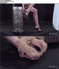  [Ligui丽柜] HD357 钟情 空姐的秘密[mov/1.45G]