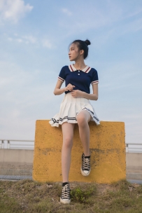 [尤蜜丝]穿搭写真 NO.012[30P／144MB]